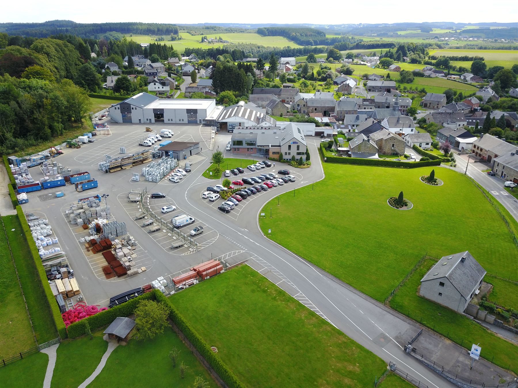 Vue aérienne du siège de Maisons Baijot à Patignies